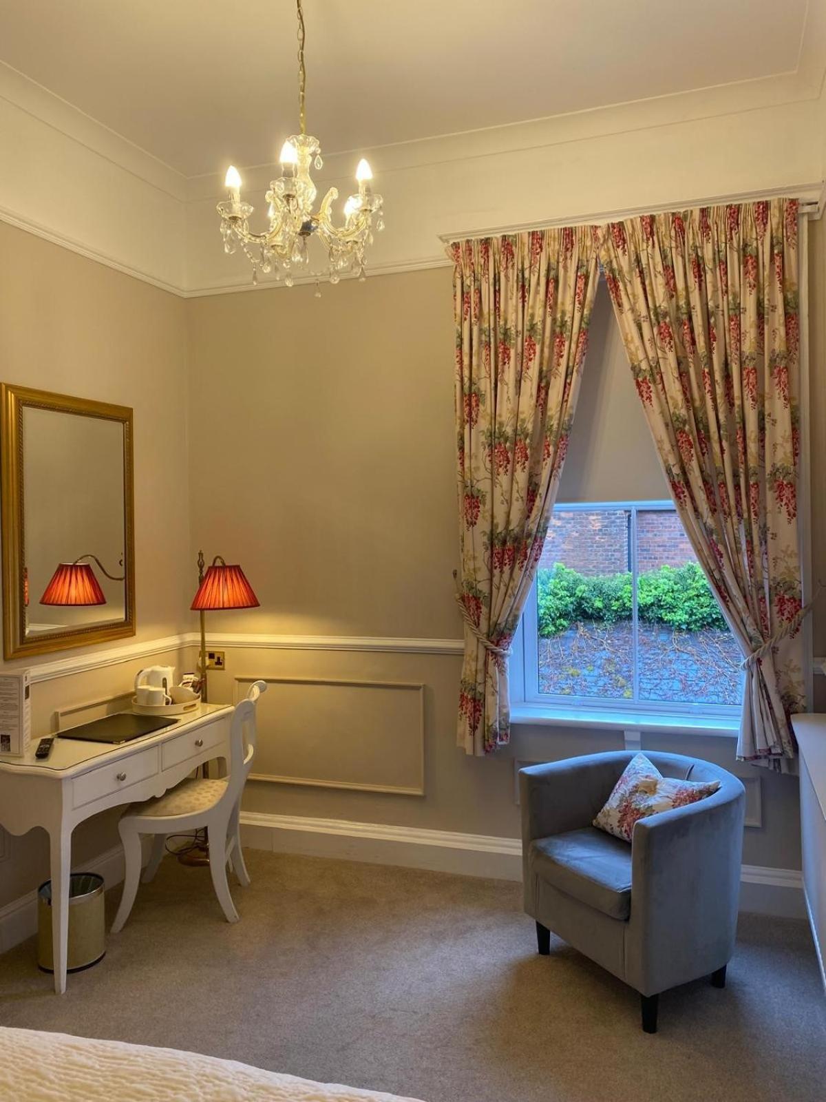 Alexandra Court Hotel Congleton Eksteriør billede